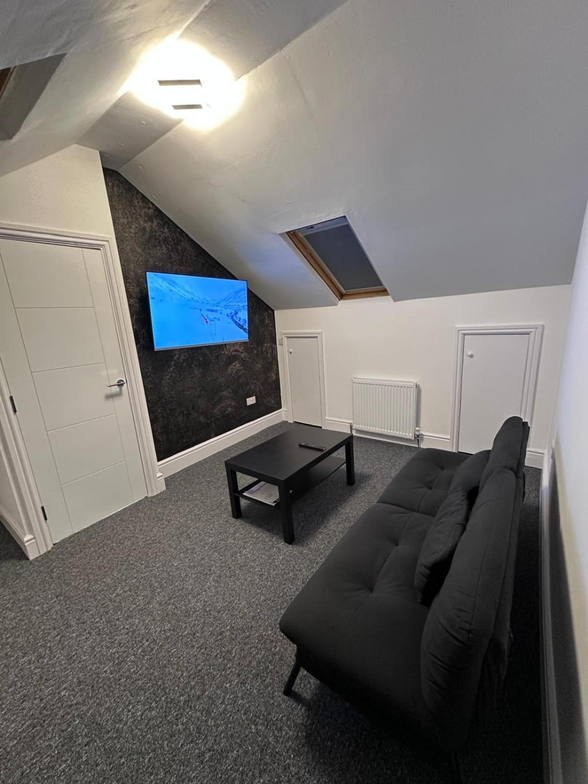 Modern Two-Bedroom Apartment 맨체스터 외부 사진